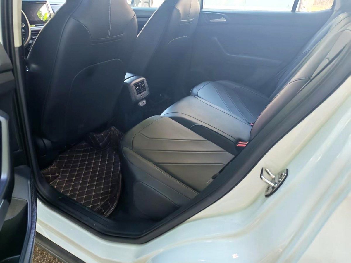 2025 VW Tharu XR RuiEnjoy 300TSI Edition photo 4