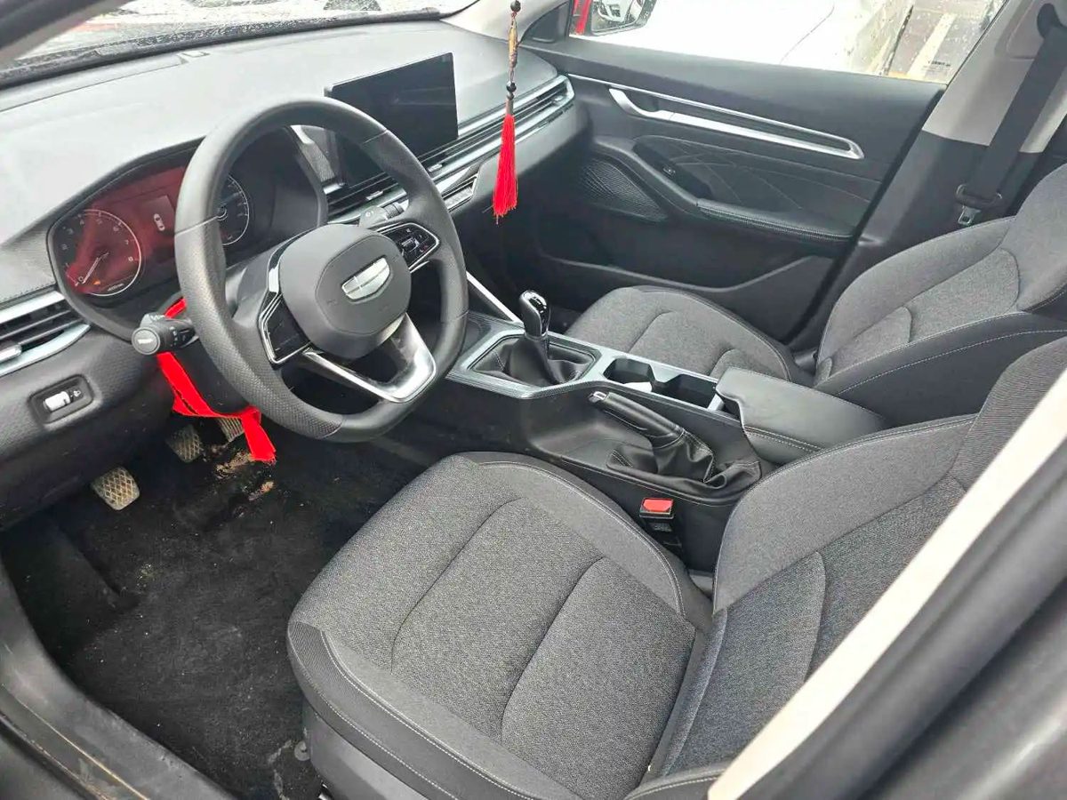 2025 Geely Emgrand 1.5 Shining Version photo 4