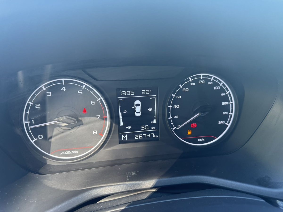 2024 Geely Emgrand 1.5L manual photo 7