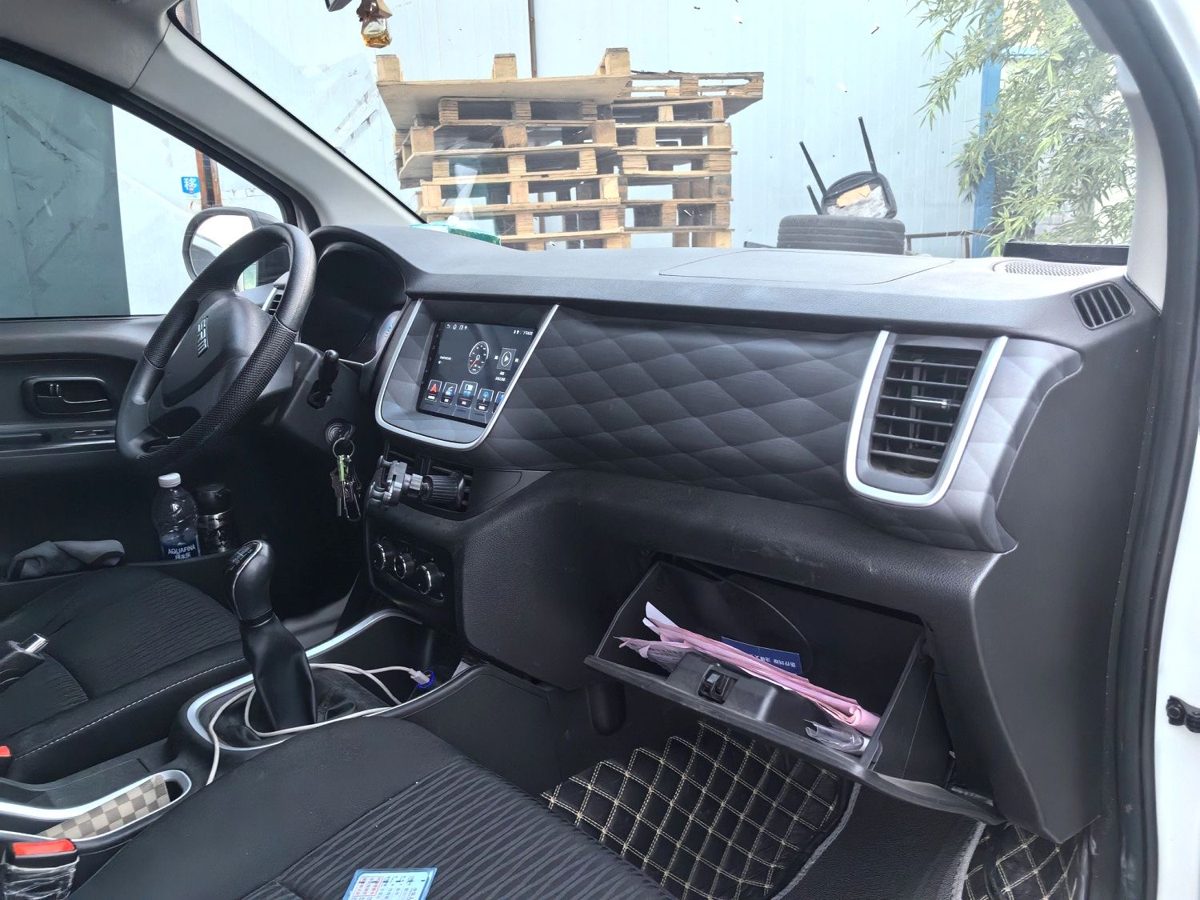 XinYuan Golden Sea Lion M 1.5L Enginer Lion Version 7 seat Manual photo 4