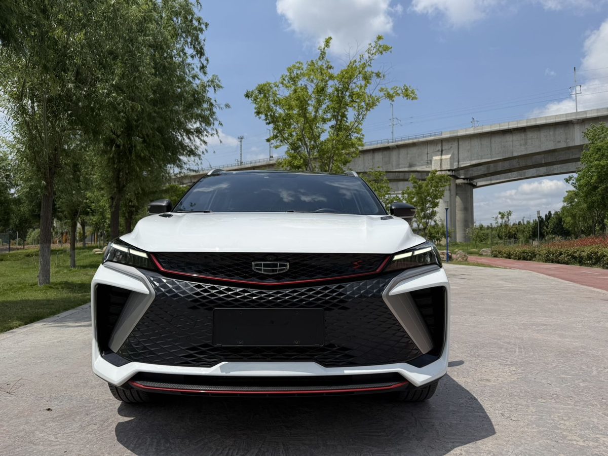 2024 Geely Coolray Full Option with electric tailgate photo 3