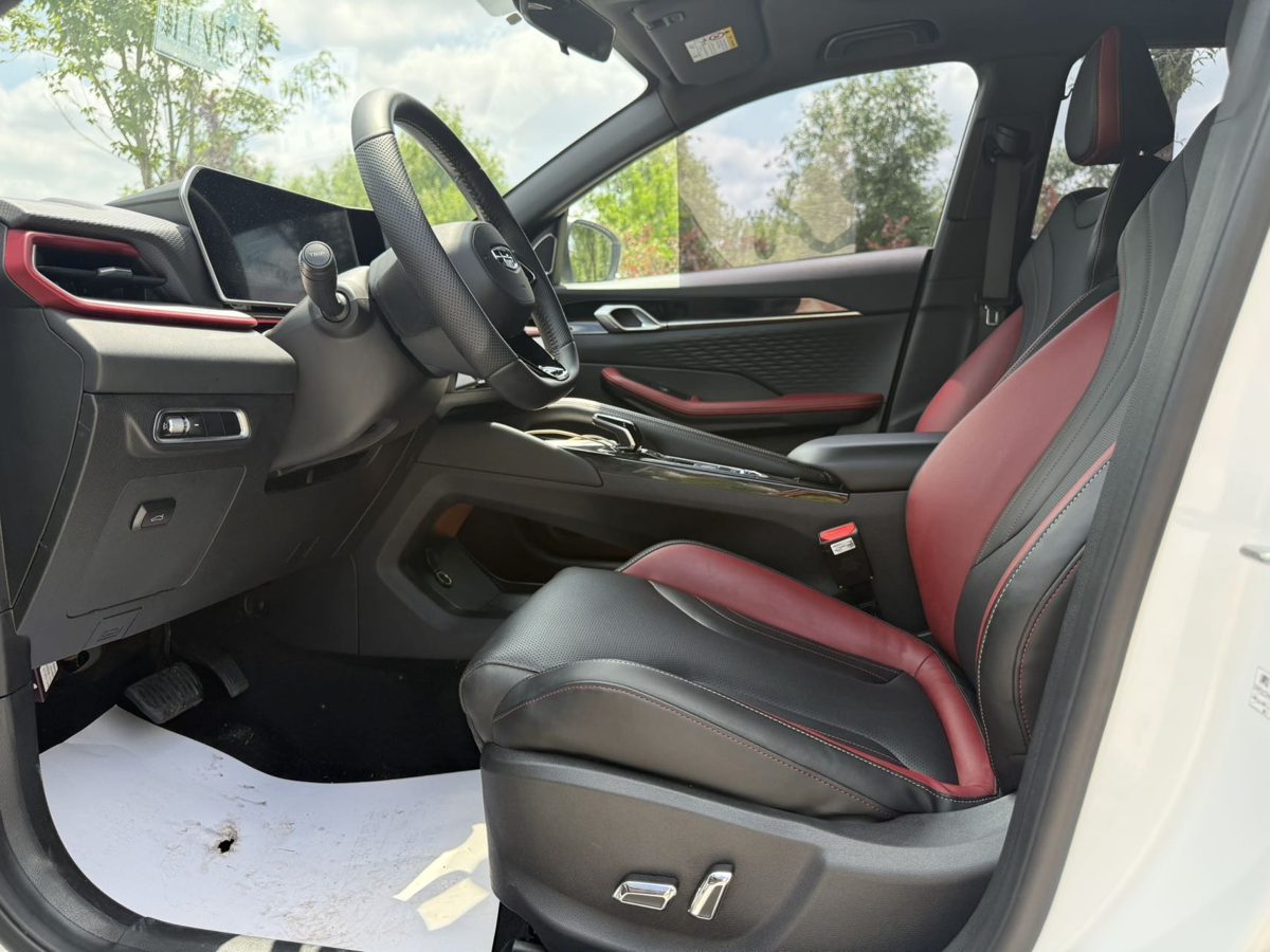 2024 Geely Coolray Full Option with electric tailgate photo 7
