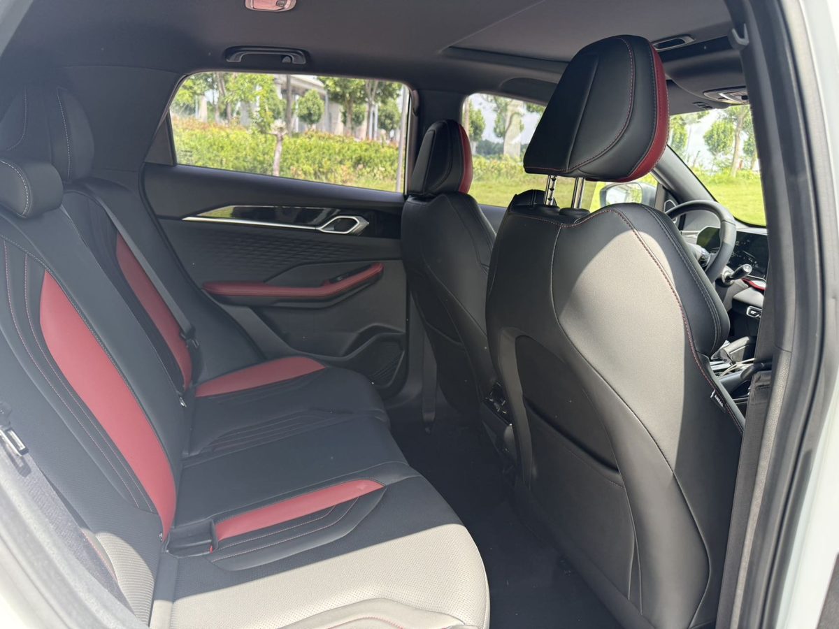 2024 Geely Coolray Full Option with electric tailgate photo 8
