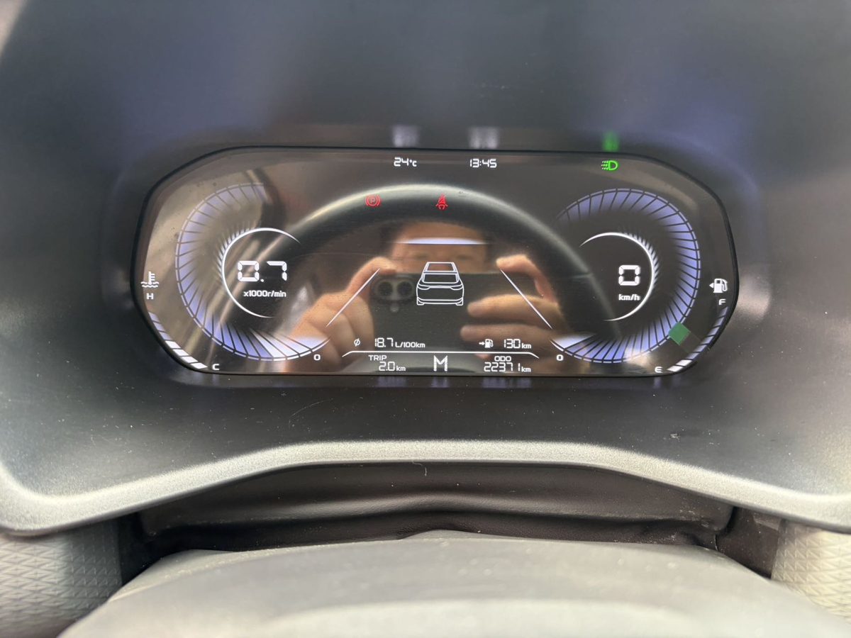 2024 Geely Emgrand Manual without sunroof photo 9