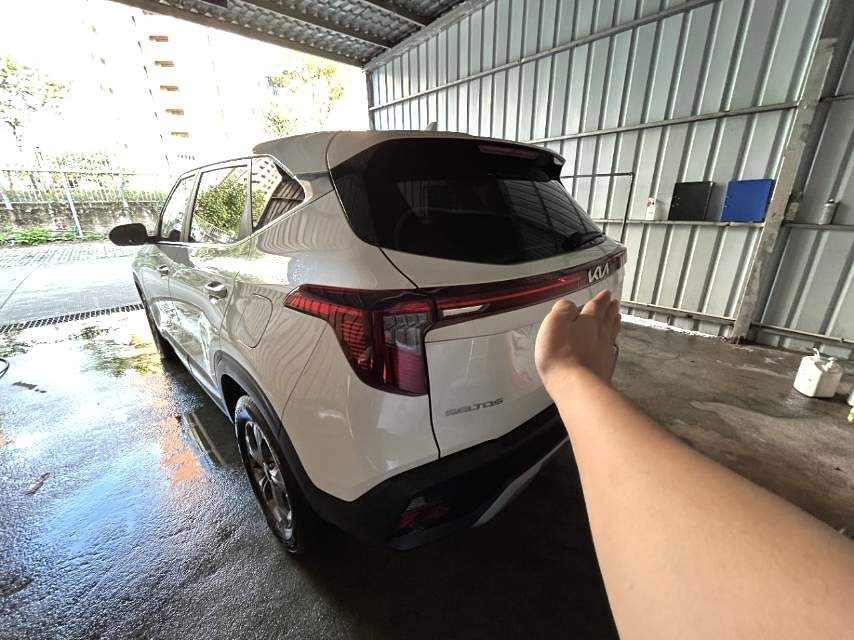 2026 Kia Seltos Luxury edition photo 2
