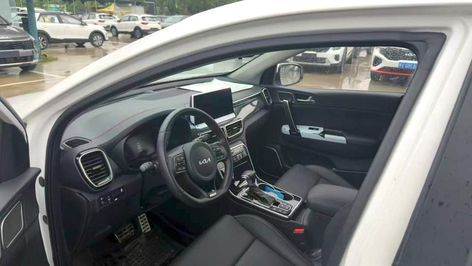 2026 Kia Seltos Luxury edition photo 4