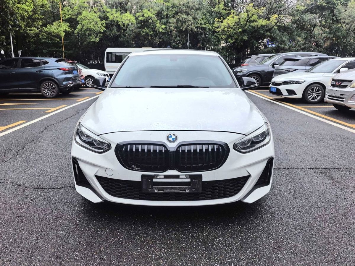 2024 BMW 1 Series 120i 1.5T M Sport Night Edition photo 6
