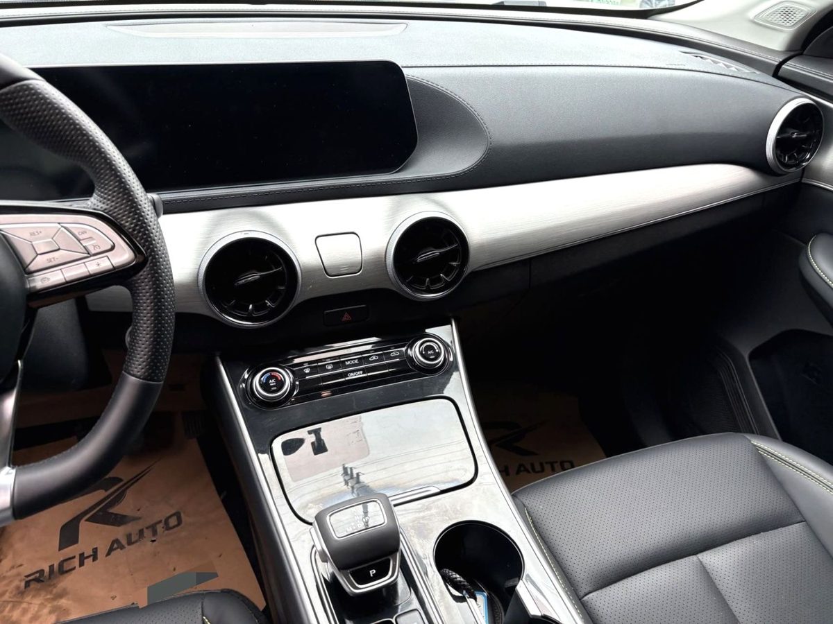 2024 Forthing T5 EVO kuangBiao Platinum Edition photo 7