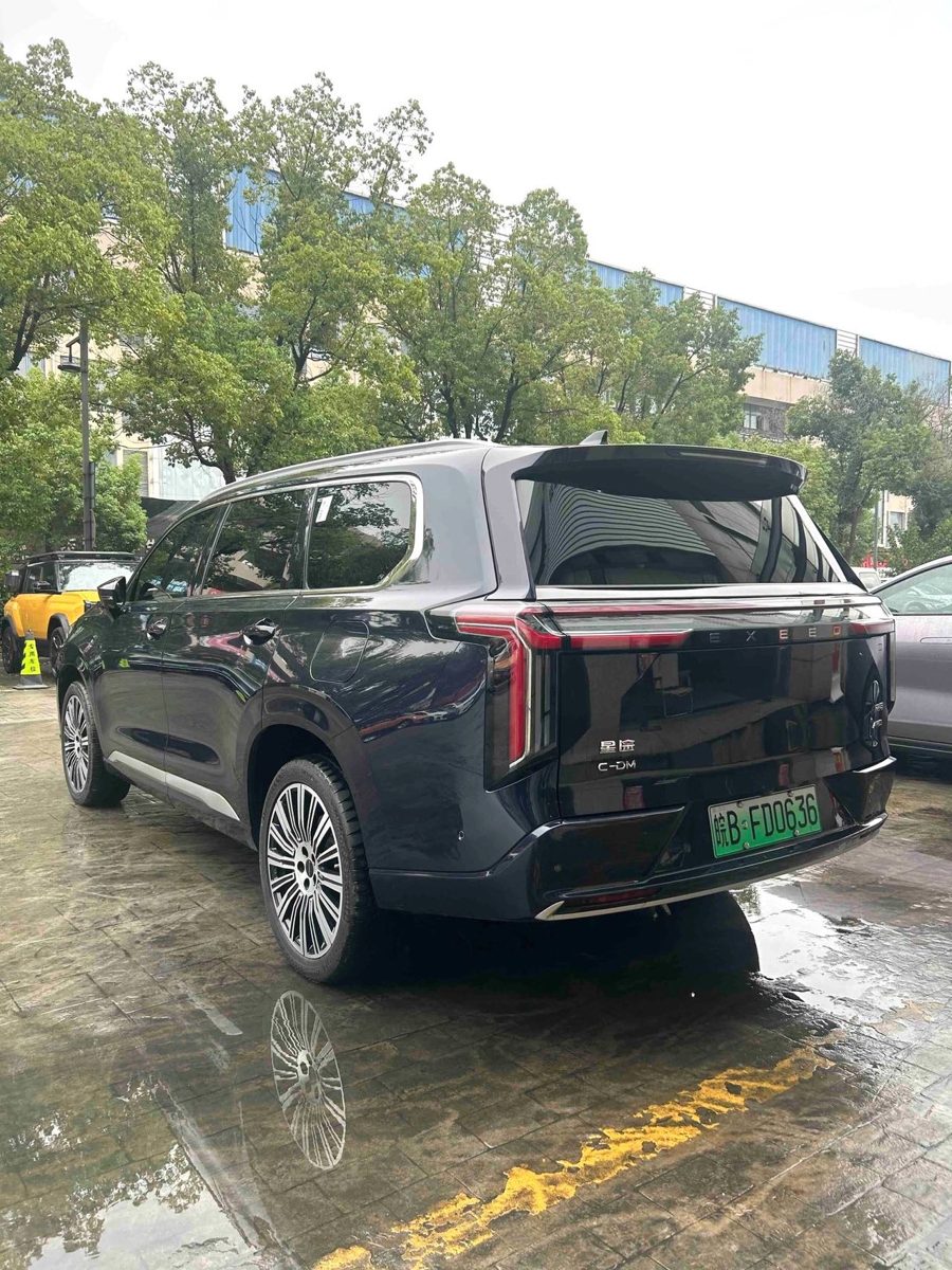 2025 Exeed VX C-DM 4WD ULTRA 6 seats photo 4