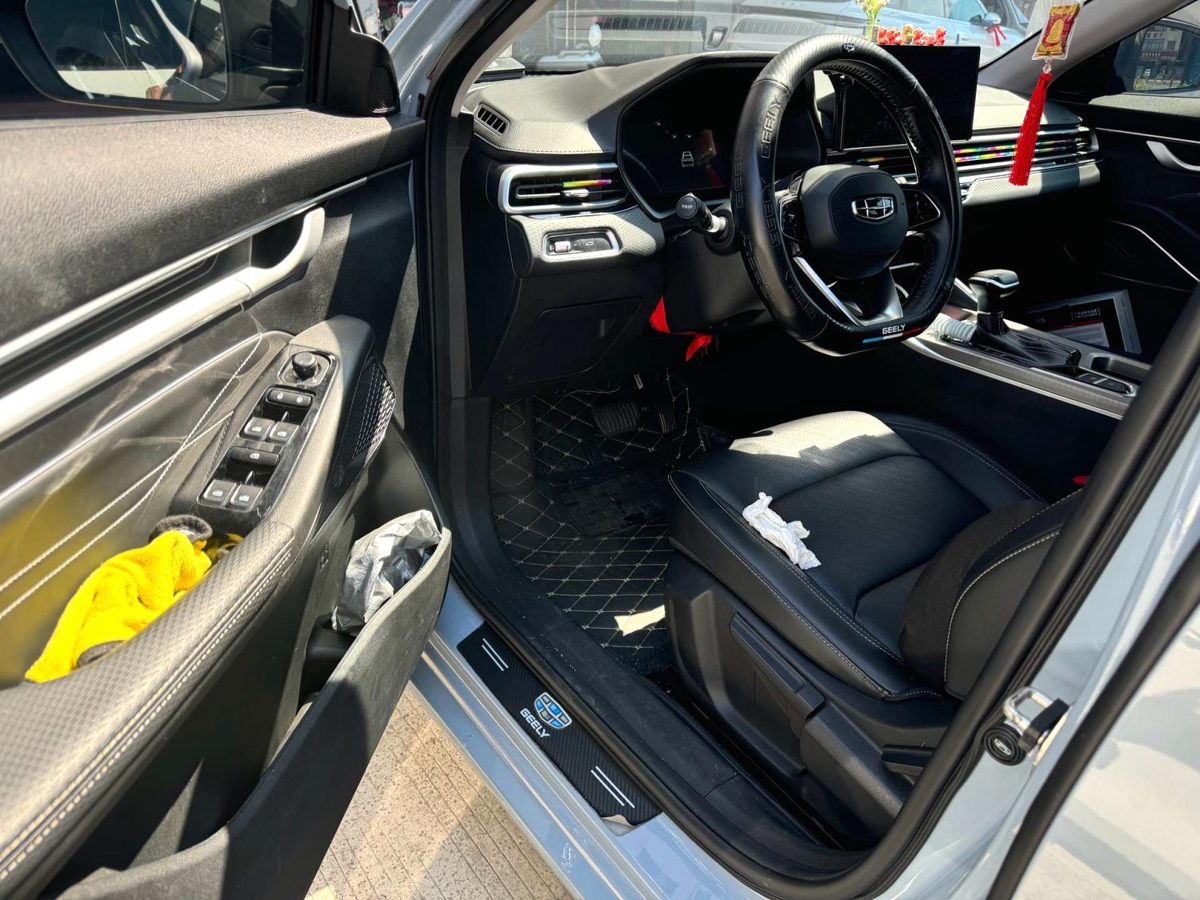 2024 Geely Emgrand Champion Luxury Edition photo 8