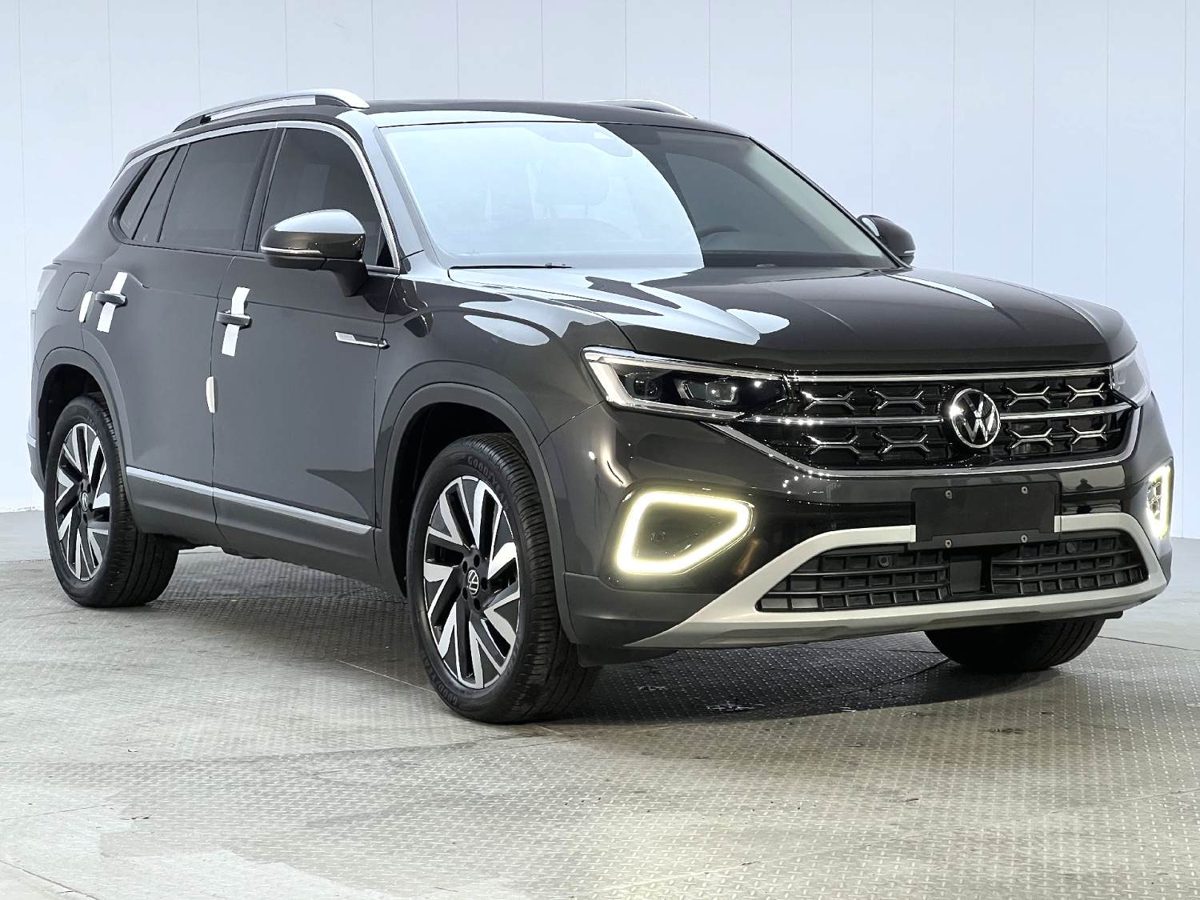 2024 Taryon 300TSI 2WD Luxury Plus photo 2