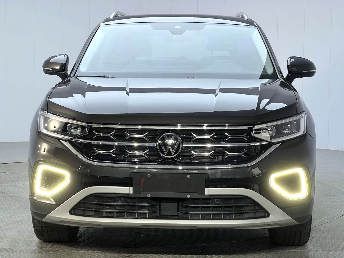 2024 Taryon 300TSI 2WD Luxury Plus photo 3