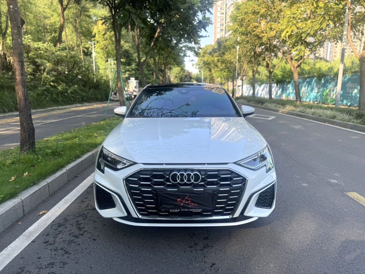 2024 Audo A3L Limousine FashionSport photo 2