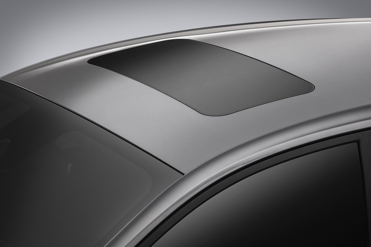 3-stage power sunroof (EXCITE only)